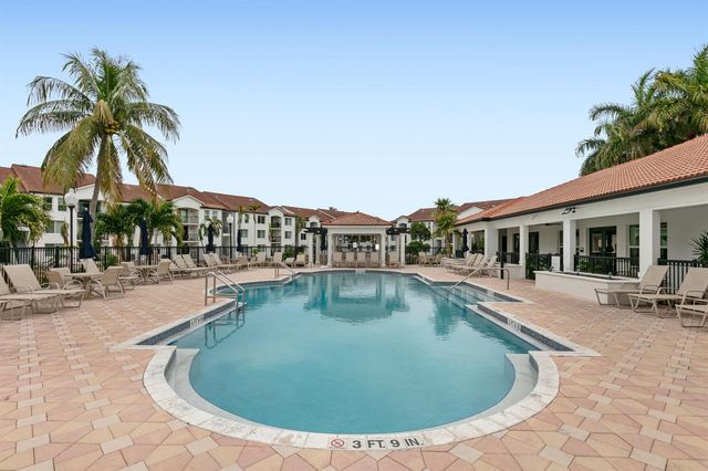 813 Villa Circle, Boynton Beach, FL 33435