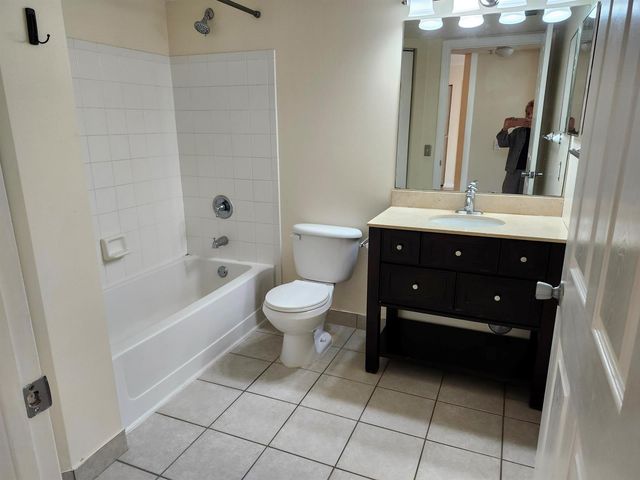 813 Villa Circle, Boynton Beach, FL 33435