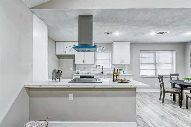 8707 Collingsdale Road, La Porte, TX 77571