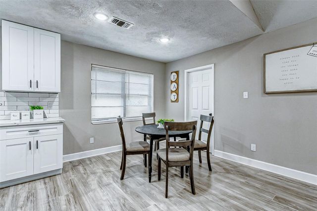 8707 Collingsdale Road, La Porte, TX 77571