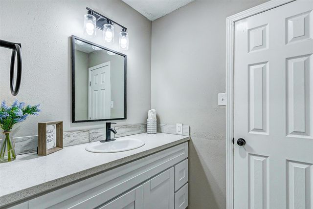 8707 Collingsdale Road, La Porte, TX 77571