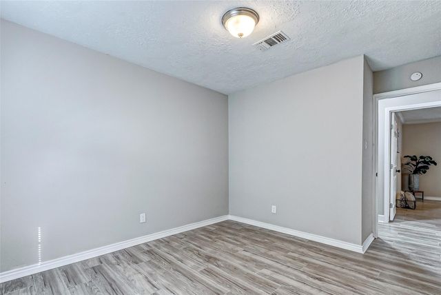 8707 Collingsdale Road, La Porte, TX 77571