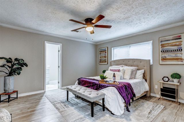 8707 Collingsdale Road, La Porte, TX 77571