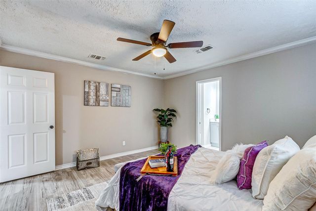 8707 Collingsdale Road, La Porte, TX 77571