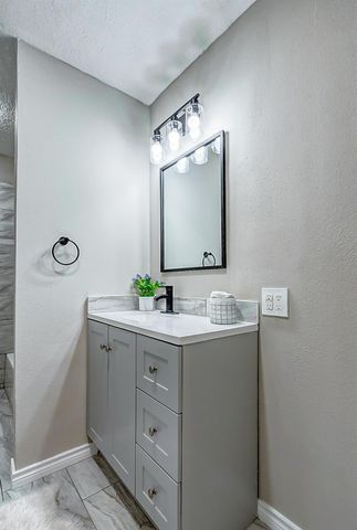 8707 Collingsdale Road, La Porte, TX 77571