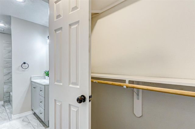 8707 Collingsdale Road, La Porte, TX 77571