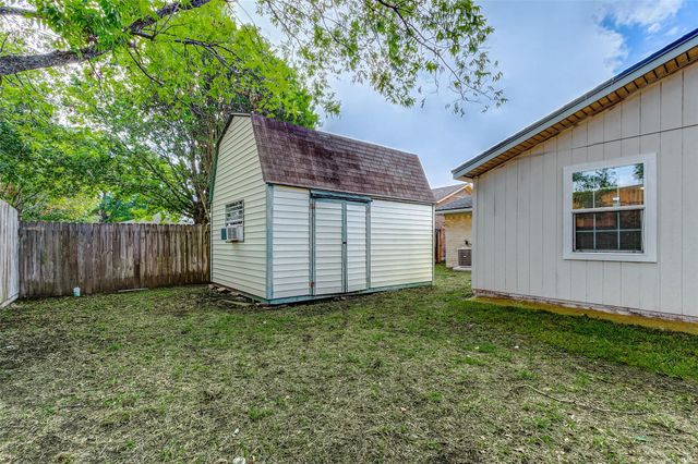 8707 Collingsdale Road, La Porte, TX 77571
