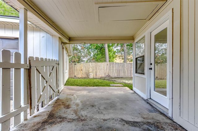 8707 Collingsdale Road, La Porte, TX 77571