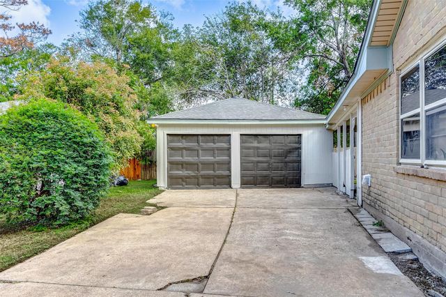 8707 Collingsdale Road, La Porte, TX 77571