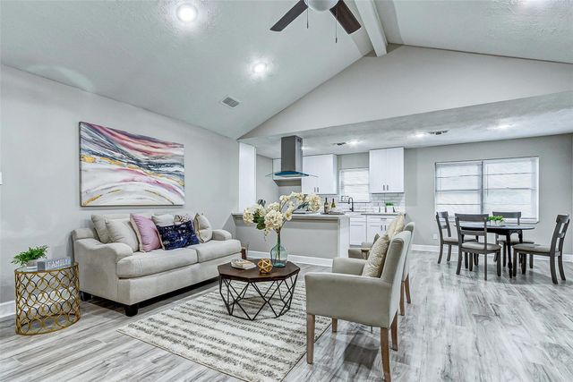 8707 Collingsdale Road, La Porte, TX 77571