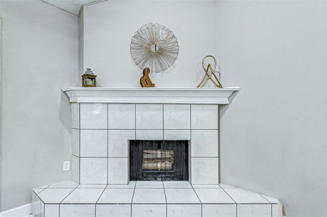 8707 Collingsdale Road, La Porte, TX 77571