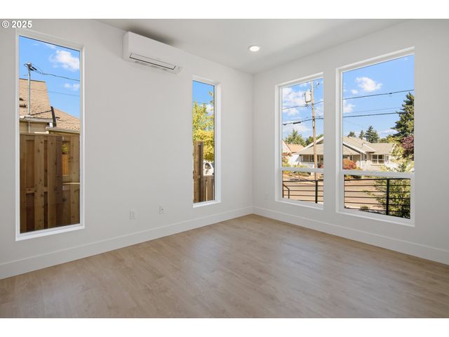 4514 Ne WYGANT St, Portland, OR 97218