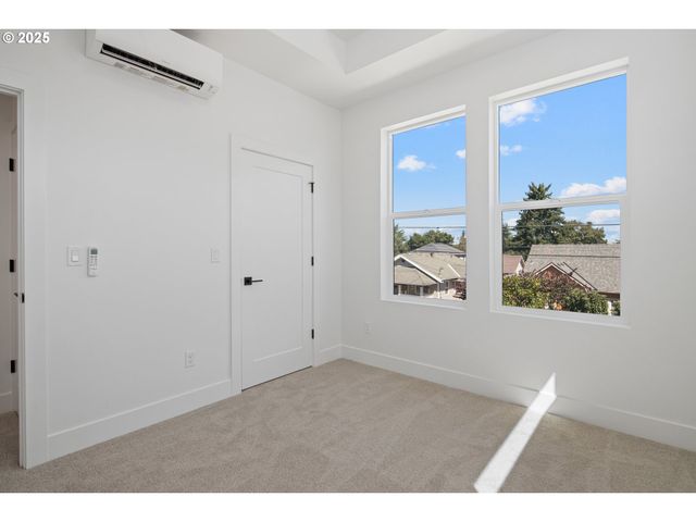 4514 Ne WYGANT St, Portland, OR 97218