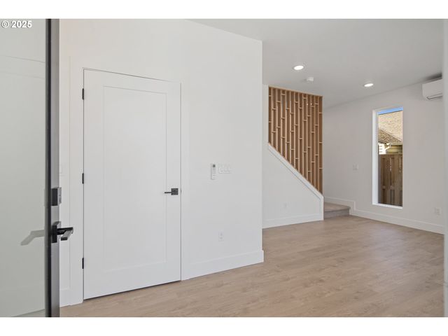 4514 Ne WYGANT St, Portland, OR 97218