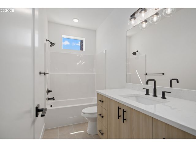 4514 Ne WYGANT St, Portland, OR 97218