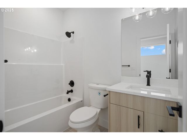 4514 Ne WYGANT St, Portland, OR 97218