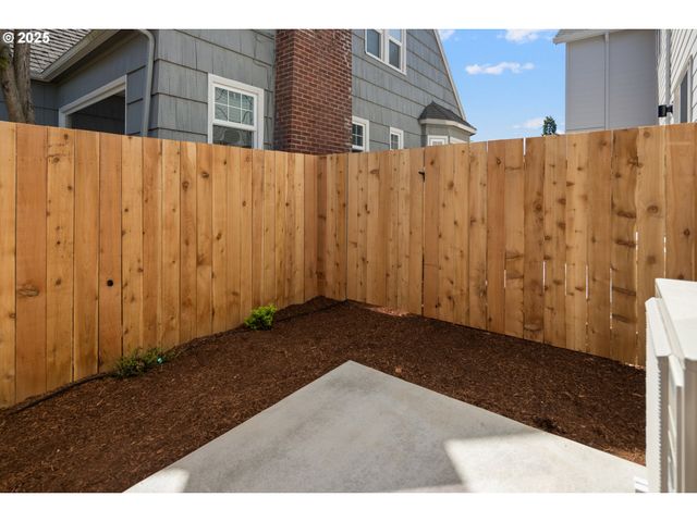 4514 Ne WYGANT St, Portland, OR 97218