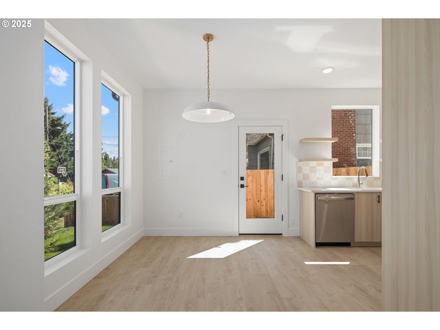 4514 Ne WYGANT St, Portland, OR 97218