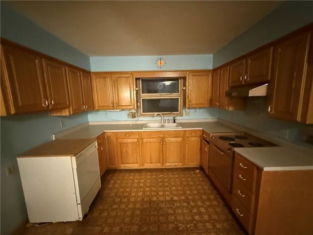 7216 Beverly Street, Overland Park, KS 66204