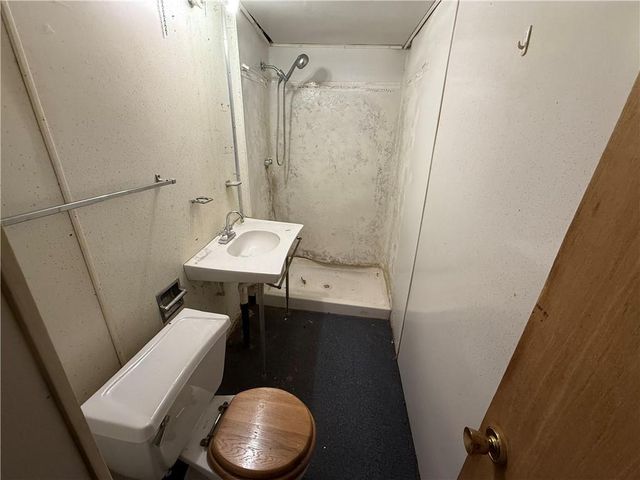 7216 Beverly Street, Overland Park, KS 66204