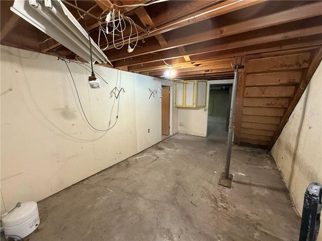 7216 Beverly Street, Overland Park, KS 66204