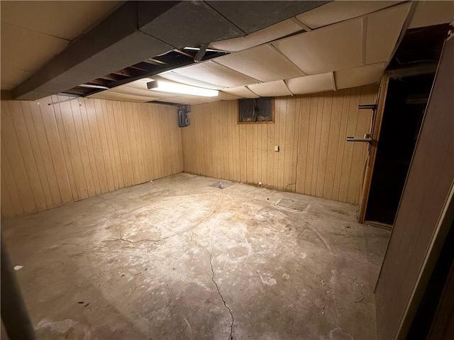 7216 Beverly Street, Overland Park, KS 66204