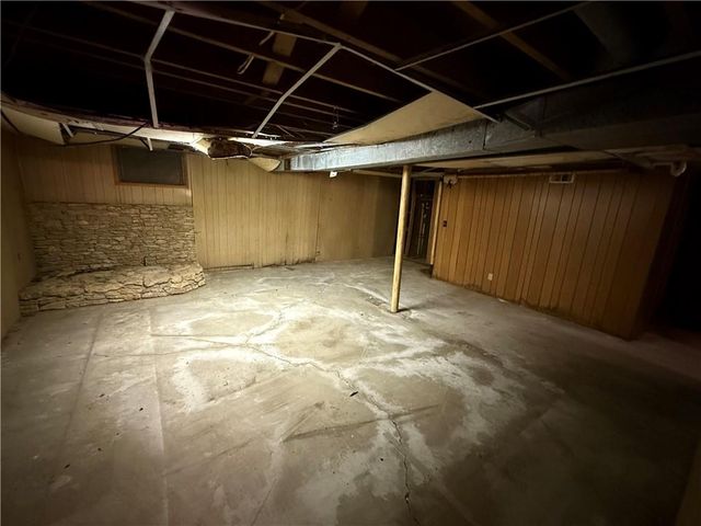 7216 Beverly Street, Overland Park, KS 66204