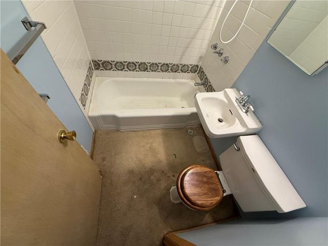 7216 Beverly Street, Overland Park, KS 66204