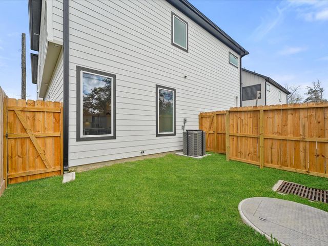 241 Rebecca Street B, Houston, TX 77022