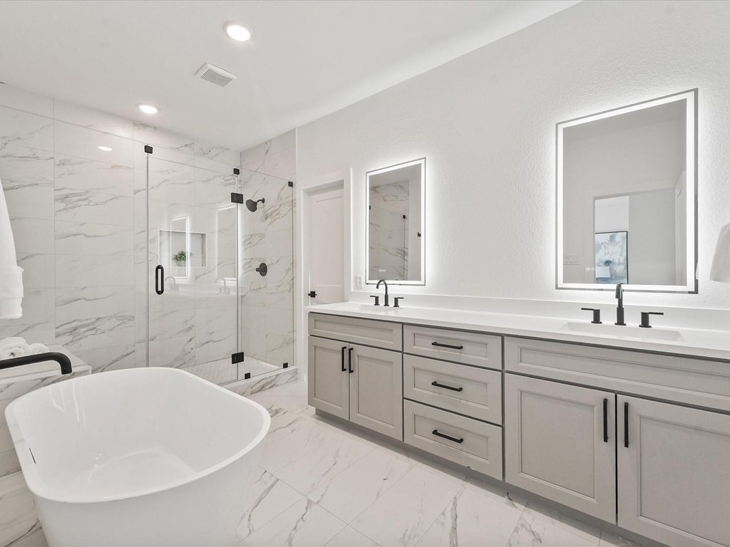 241 Rebecca Street B, Houston, TX 77022
