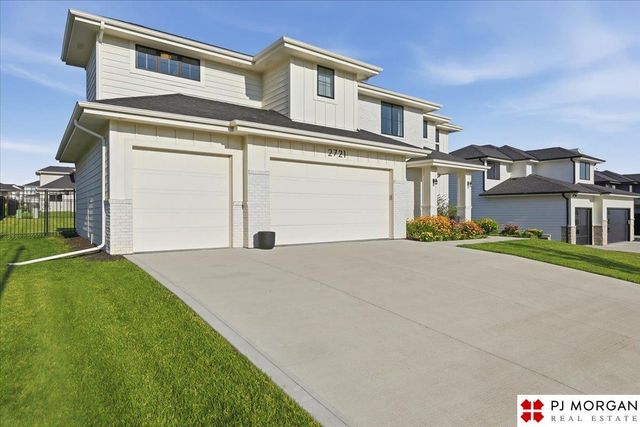 2721 N 182nd Avenue, Elkhorn, NE 68022