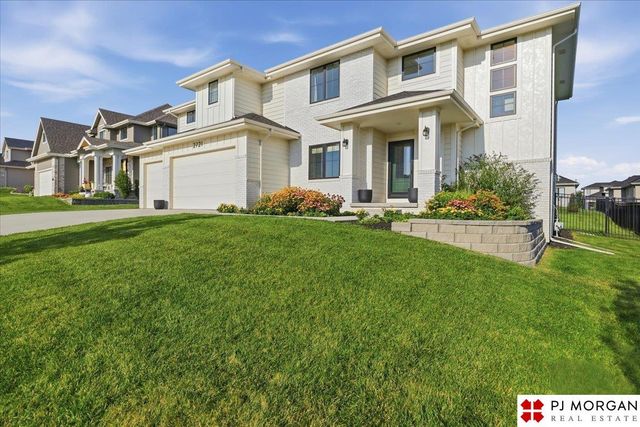 2721 N 182nd Avenue, Elkhorn, NE 68022