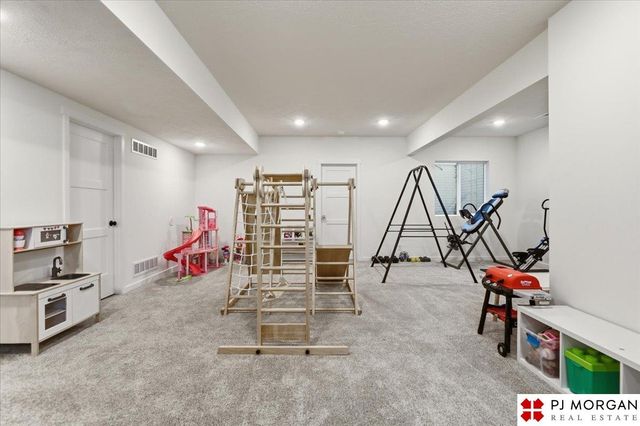 2721 N 182nd Avenue, Elkhorn, NE 68022