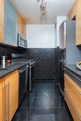 301 E 87th St Apt 8C, New York City, NY 10128