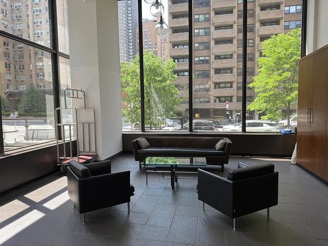 301 E 87th St Apt 8C, New York City, NY 10128
