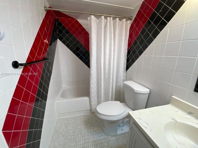 800 Parkview Dr 726, Hallandale Beach, FL 33009