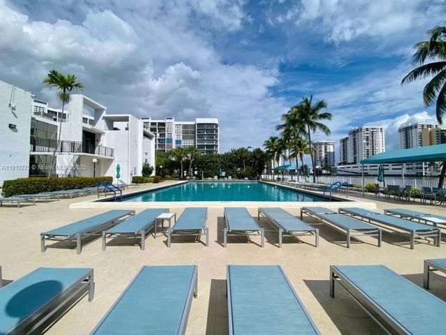 800 Parkview Dr 726, Hallandale Beach, FL 33009