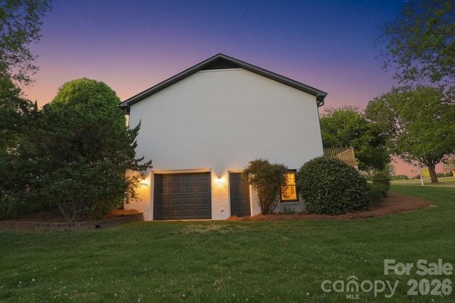 3730 Club House Drive NE, Conover, NC 28613