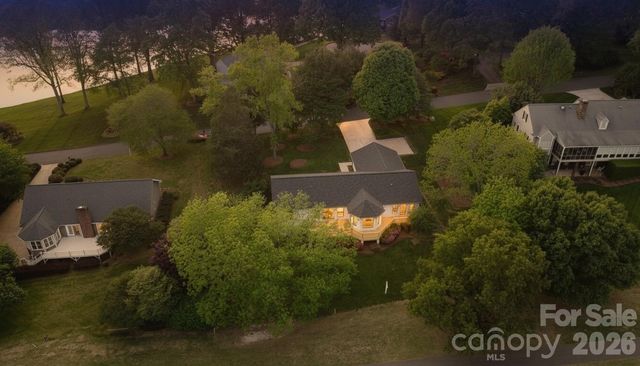 3730 Club House Drive NE, Conover, NC 28613