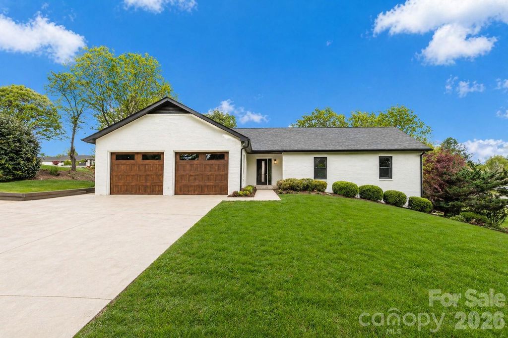 3730 Club House Drive NE, Conover, NC 28613