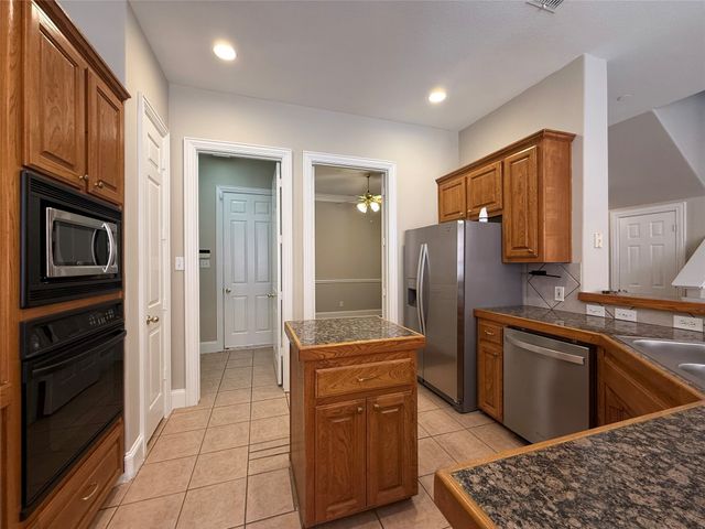 532 Silver Maple Drive, Irving, TX 75063