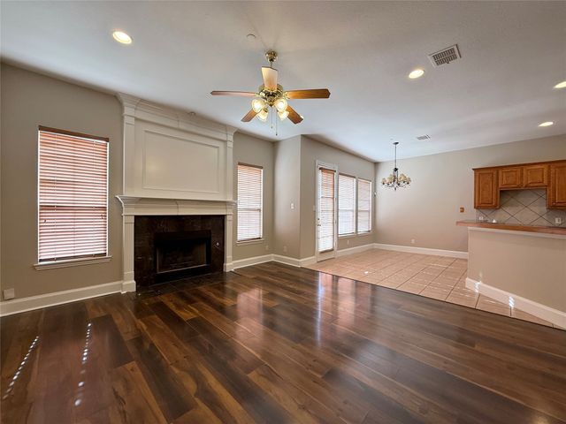 532 Silver Maple Drive, Irving, TX 75063