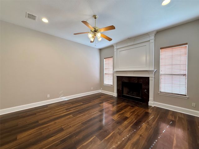 532 Silver Maple Drive, Irving, TX 75063