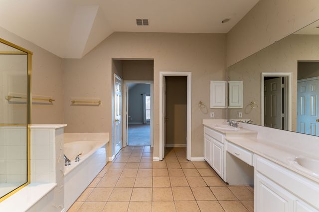 532 Silver Maple Drive, Irving, TX 75063