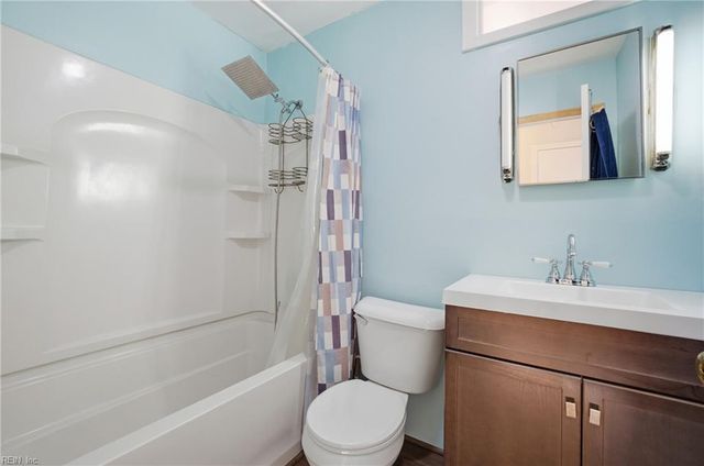 1001 Lyndon CIR, Newport News, VA 23605