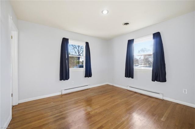 1001 Lyndon CIR, Newport News, VA 23605