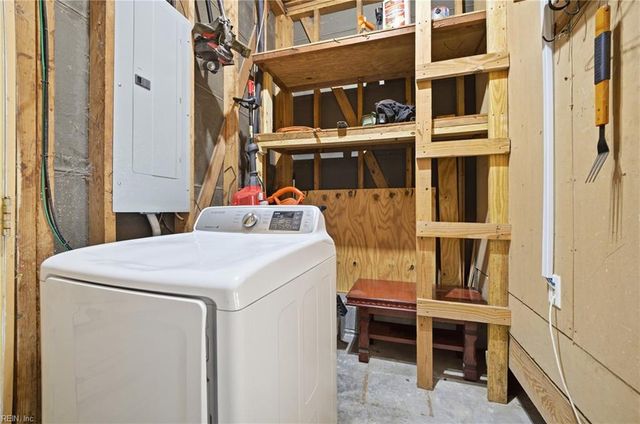 1001 Lyndon CIR, Newport News, VA 23605