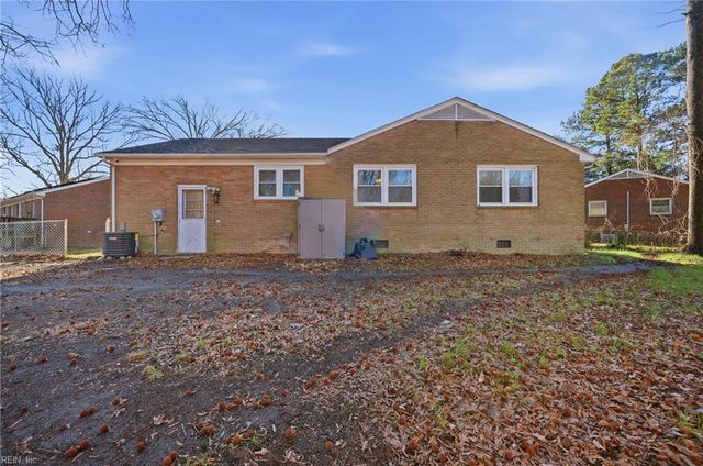 1001 Lyndon CIR, Newport News, VA 23605