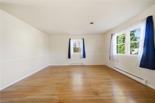 1001 Lyndon CIR, Newport News, VA 23605