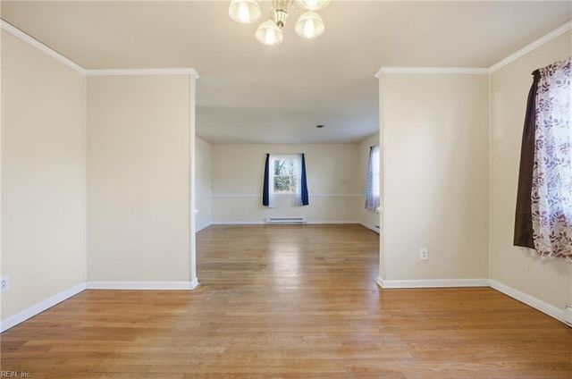 1001 Lyndon CIR, Newport News, VA 23605